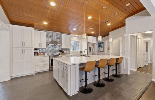 South Perry District Casa | Perfect for groups-Theater & Arcade close to dwtn!