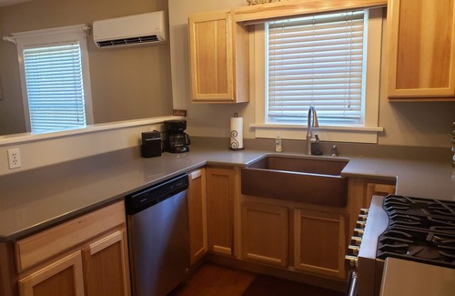 Three Oaks Casa | ¡Nuevo! Perfecto para grupos, camine hasta Journeyman / downtown Three Oaks