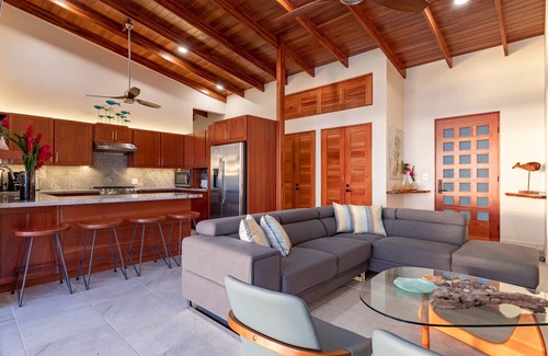 Ballena Casa | Perfect for multiple couples & families/luxurious/huge ocean view/gated/private