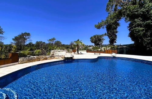 Vale do Garrao Villa | Ideal para grupos deportivos o varias familias: voleibol de playa y deportes de playa