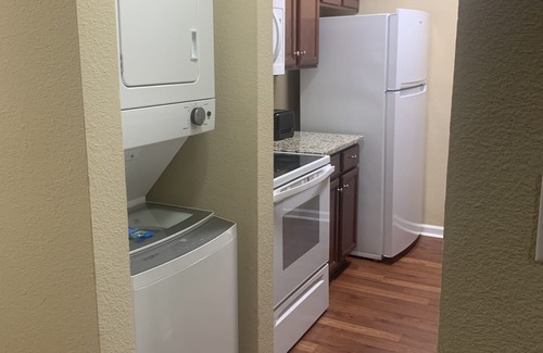 Berkeley Condominio | Perfect for Williamsburg/Busch vacation. 2BDR/2BA (6)