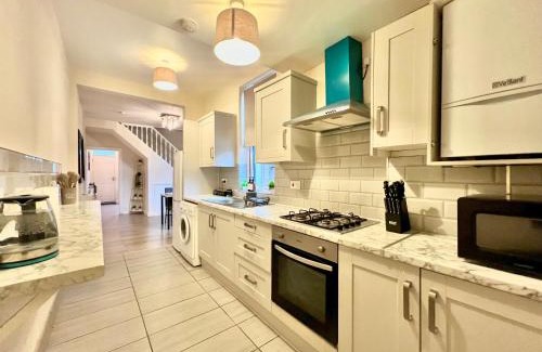 Coventry Apartamento | Perfect for Work Trips & Families, Spacious 2BR, WiFi, Free Parking, Sleeps 5