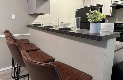 Sherman Apartamento | Perfect for workers, great location, full kitchen, WiFi, 1 bedroom in quiet apt