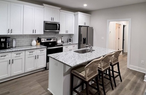 Opelika Casa | Perfect Game Day Home - 2 Bed/2 Bath