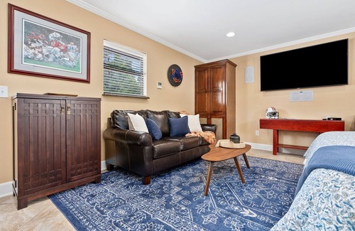 Auburn Apartamento | Perfect Game-day Loft 0.2 Miles From Toomer's Corner ~ Pet Friendly