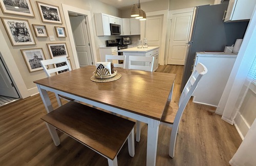Northeast South Bend Casa | Perfect GameDay House just 1.8 miles from Notre Dame