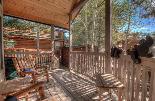 Breckenridge Casa | Perfect Getaway Cabin with Nearby Hike&Bike Trails