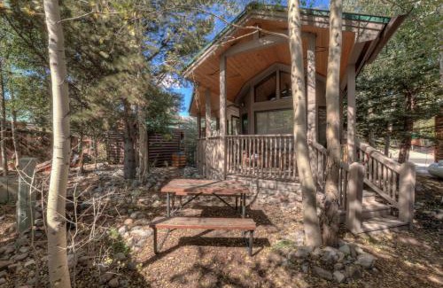 Breckenridge Casa | Perfect Getaway Cabin with Nearby Hike&Bike Trails