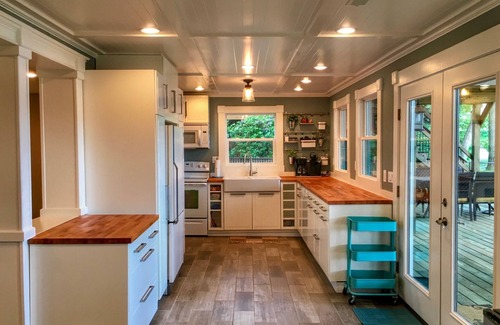 Sister Lakes Casa | Perfect Getaway! Family Friendly, Private Sand Beach, Clean and Beautiful