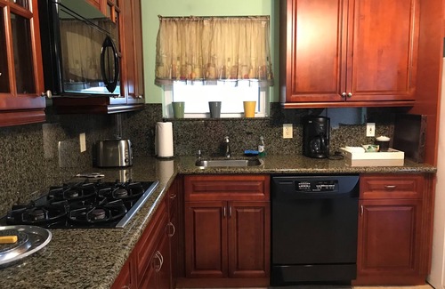 Westgate Casa | Perfect Guesthouse Near Everything!