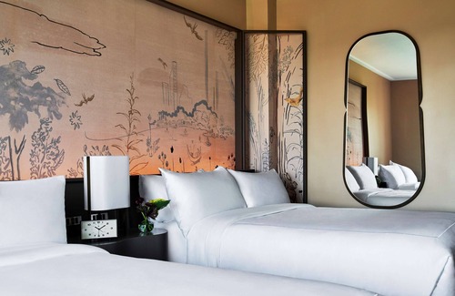 Central Park South Hotel | Perfect Home Base for your Next NYC Adventure! 4 Stylish Units, Pets Allowed!