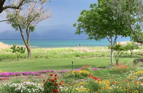 Orhangazi Casa | Perfect Home with Private Beach by Iznik Lake