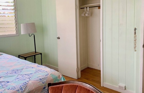 Diamond Head - Kapahulu - St. Louis Cabaña | Perfect Honolulu location Clean comfortable room