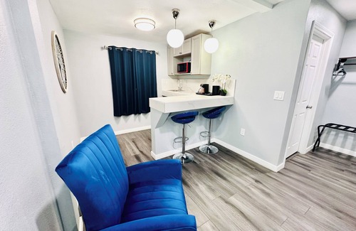 Sunrise Manor Hotel | Perfect Inn Motel