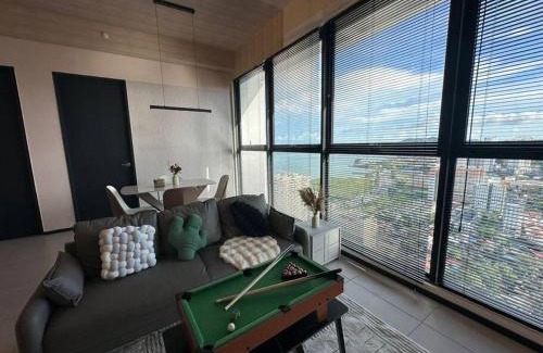 George Town Apartamento | Perfect KTV Set & Netflix 3 Queen Bed Seaview