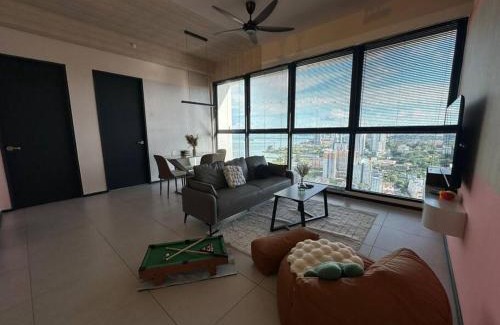 George Town Apartamento | Perfect KTV Set & Netflix 3 Queen Bed Seaview