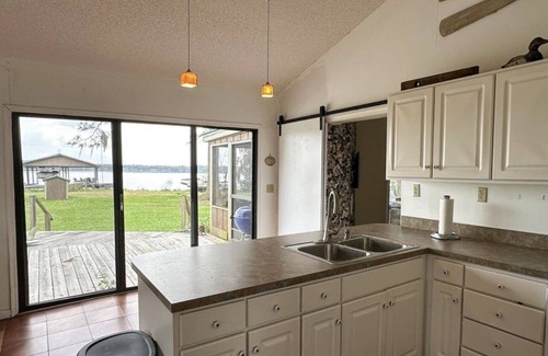 Florahome Casa | Perfect Lake Day
