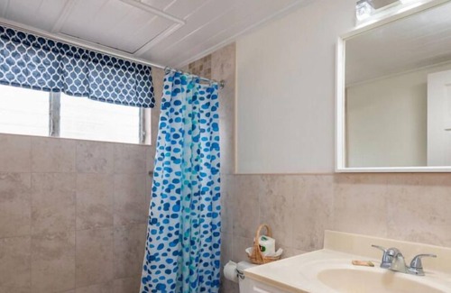 Worthing Casa | Perfect Locale for Nature Lovers! 2 Suites w/ FREE Parking Near Coco Hill Forest