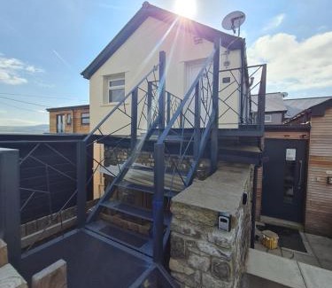 Merthyr Tydfil Apartamento | Perfect Location 2 BR serviced apartment Nr Bike Park Wales & Brecon Beacons