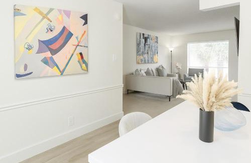 Uptown Apartamento | Perfect Location 2BR 5 Min Walk to Galleria Marquee Uptown