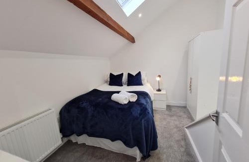 Merthyr Tydfil Apartamento | Perfect Location 3 Bed Serviced apartment with Bike Storage for BPW. Close to Brecon Beacons