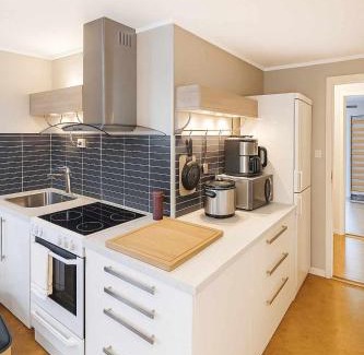 Kristiansand Apartamento | Perfect location! 4-bed apartment, 100m from main street, Free Park