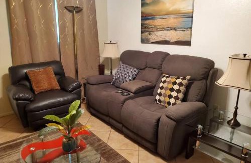 Tempe Apartamento | Perfect Location ASU Tempe 1 Bd 1Bath couples getaway!