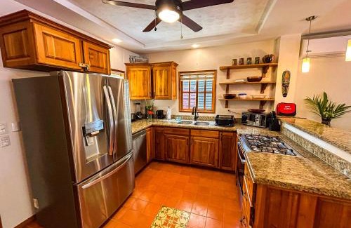 Dominical Casa | Perfect Location! Beach & Market 100m Away