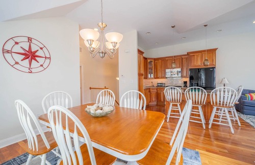 Stone Harbor Casa | Perfect location!!! Dog friendly townhome in the heart of Stone Harbor