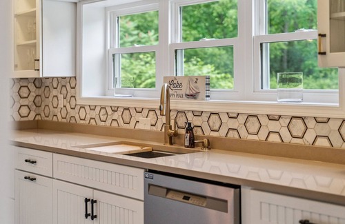 Hector Casa | Perfect location for exploring Seneca Lake!