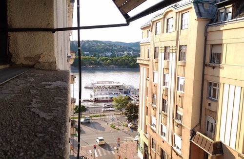 Ujlipotvaros Apartamento | Vista del Danubio, cerca del Parlamento, AC, en un palacio histórico