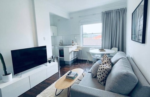 North Bondi Apartamento | Perfect Location in Bondi Beach ~ 2 Mins to the Beach ~ Queen Bed