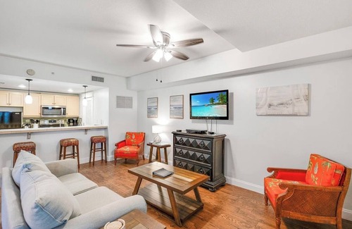 Baytowne Wharf Condominio | UBICACIÓN PERFECTA !!! Renovado 1BR / 2BA Bayside Balcón Cubierta, TRAM