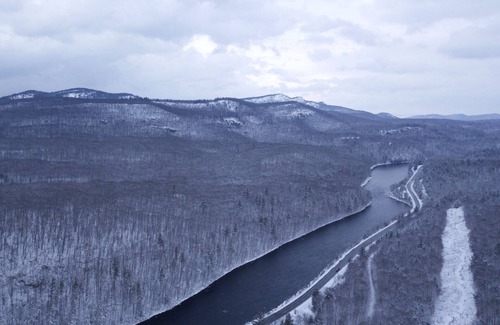 North Creek Casa | Perfect location right on the upper Hudson River. Just 5 miles from Gore