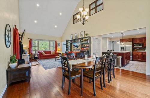 Haines Falls Casa | Perfect Location! Spacious Home with lots of games