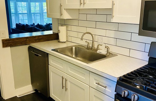 Bellaire Casa | Perfect location, Short walk to downtown Bellaire, Dog Friendly,