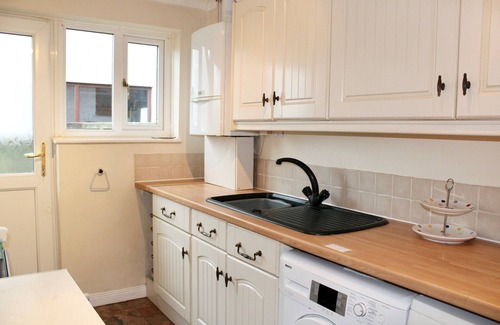 Bodmin Casa | Perfect Location To Discover Cornwall Family Dog Friendly Bungalow in Bodmin