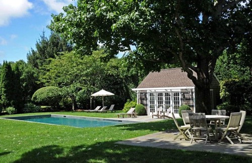 Wainscott Casa | Perfect Location - Walk or Bike to Beach Lane Beach to the Wainscott Beach