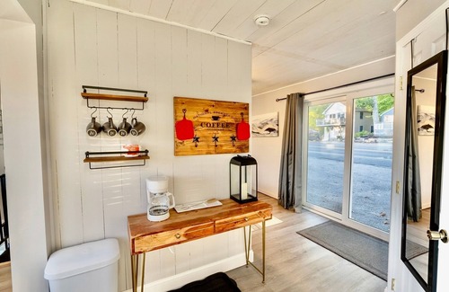Alton Bay Casa | Perfect Modern Lake Front Retreat with Dock! Sleeps 4