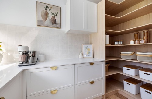 Warrnambool Casa | Perfect newly built modern family/large group getaway-outdoor kids playground