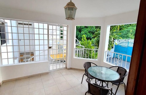 Peguy Ville Apartamento | Perfect one bedroom penthouse suite in Peguyille
