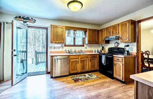 Dawsonville Casa | Perfect Private Waterfront Getaway on Lake Lanier!