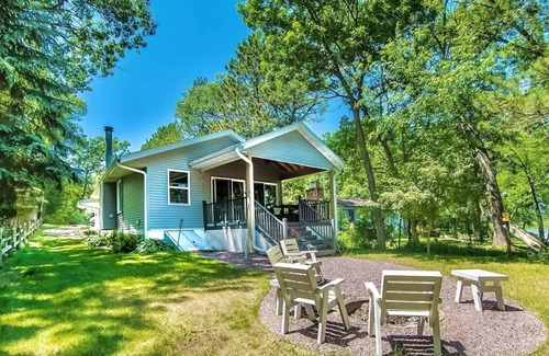 Montello Casa | Perfect Private Waterfront Getaway on Fox River!