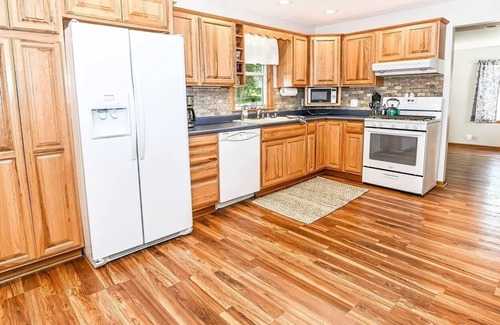 Montello Casa | Perfect Private Waterfront Getaway on Fox River!