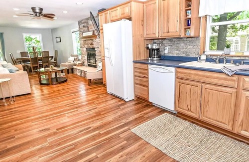 Montello Casa | Perfect Private Waterfront Getaway on Fox River!
