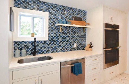 Saugerties Casa | PERFECT RETREAT Privacy & Relaxing, Hot Tub, WiFi, 2 Fireplaces, Outdoor Kitchen