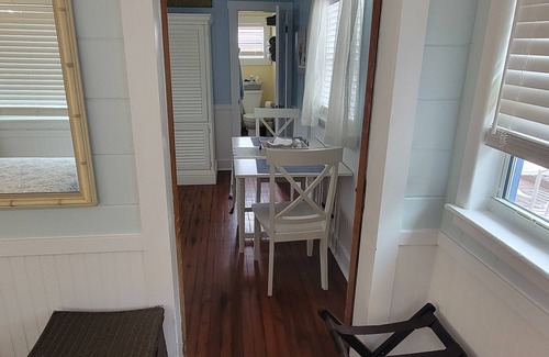 Venice Cabaña | Perfect Riverside Getaway! Enjoy Hiking, Kayaking, or Relaxing by the Firepit!