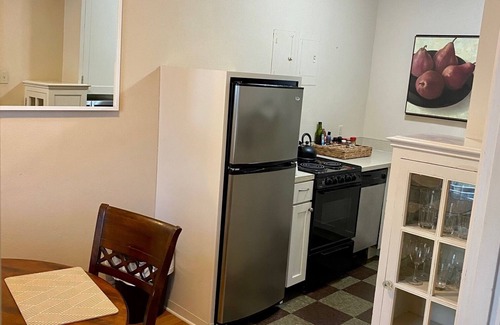 University District Apartamento | Perfect Seattle Location - huge one bedroom