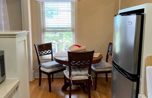 University District Apartamento | Perfect Seattle Location - huge one bedroom