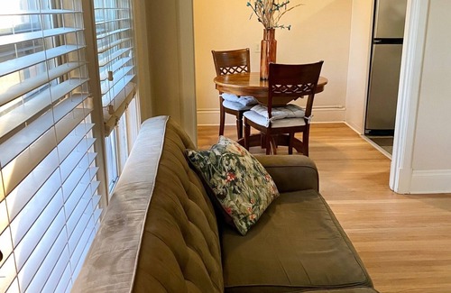 University District Apartamento | Perfect Seattle Location - huge one bedroom